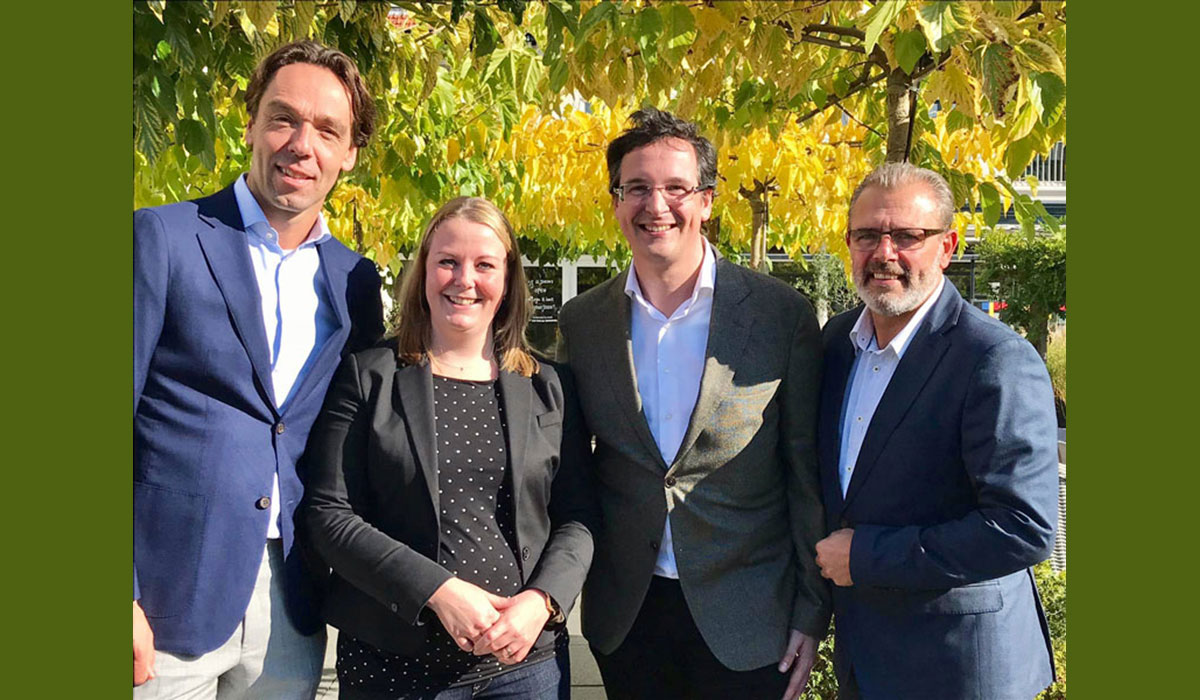 OneMeeting.com gaat samenwerking aan met MeetingReview