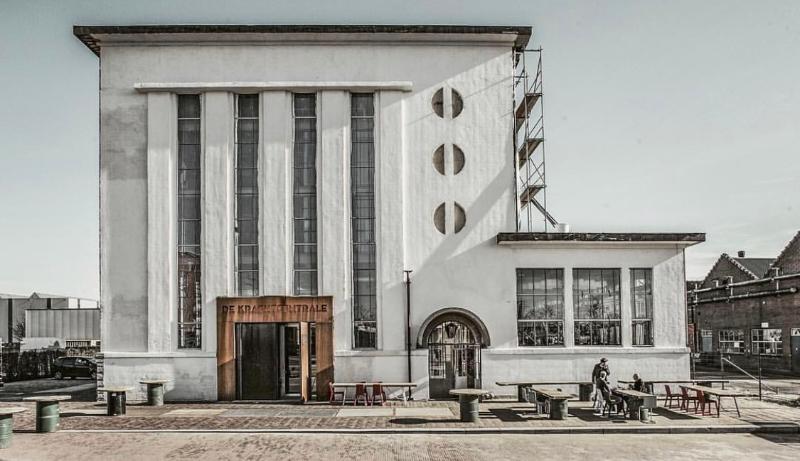 De Krachtcentrale Meetings, Huizen
