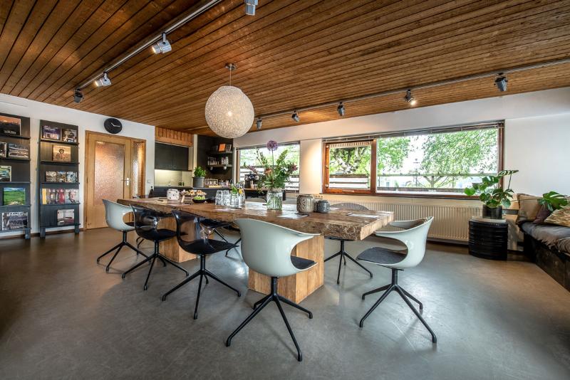 Foto van De Amstel tafel